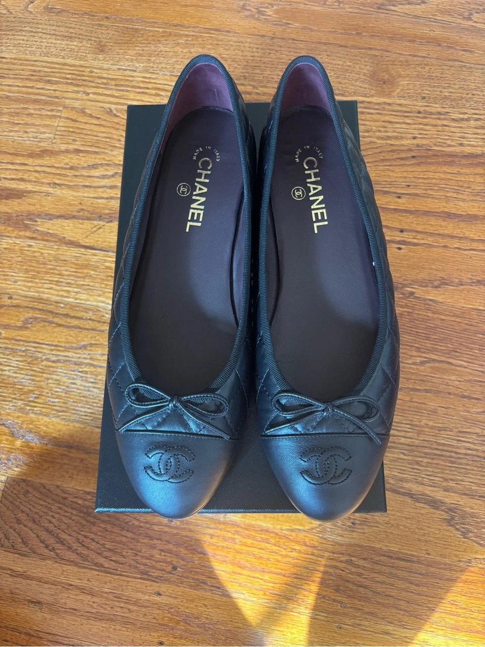 CHANEL Black Quilted Leather CC Logo Ballet Flats size 42